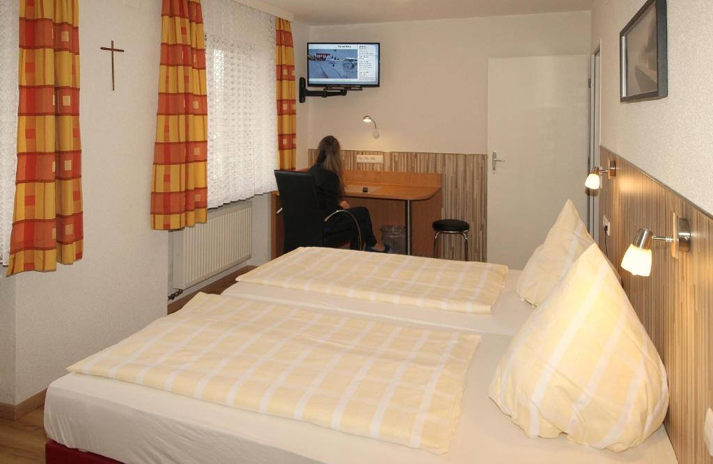 Hotel Krone Stuehlingen - Das Tor Zum Suedschwarzwald Eksteriør bilde